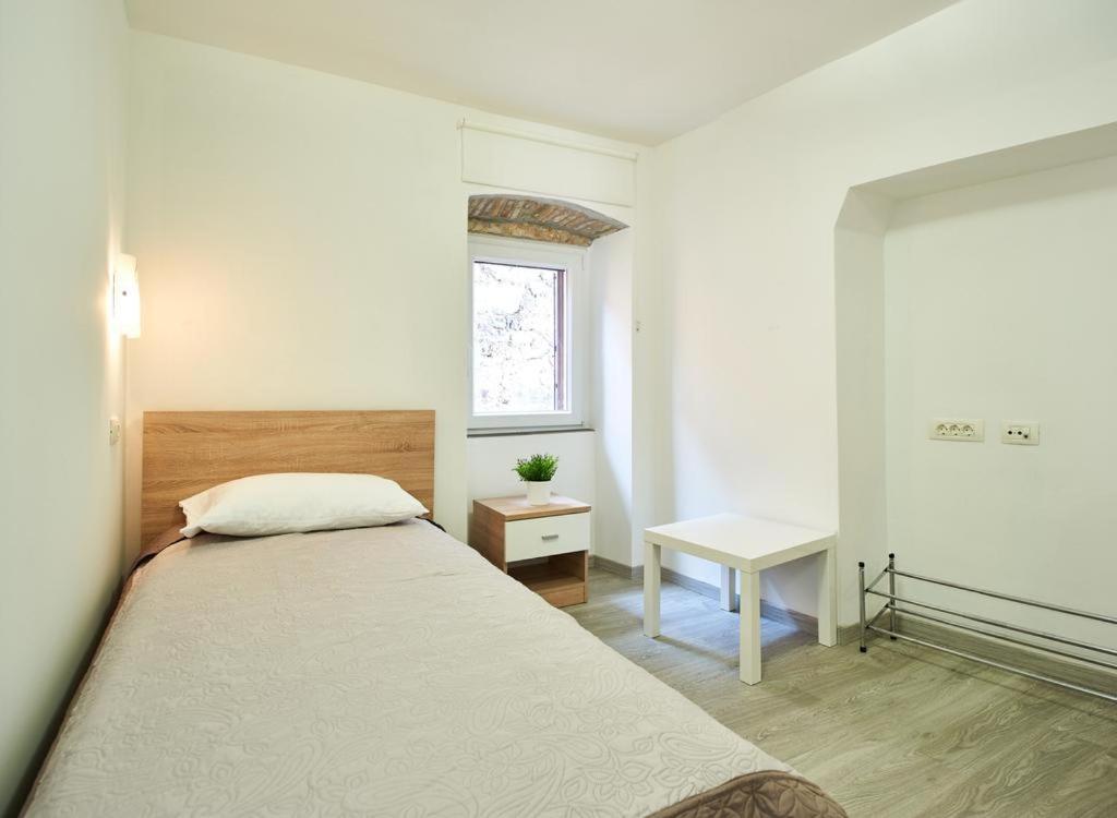 Roviv Apartments In The Old Town By Irundo روفينج المظهر الخارجي الصورة